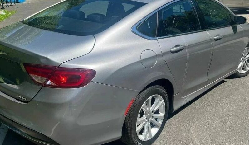 
								2016 Chrysler 200 full									